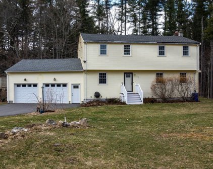 65 Peabody Dr, Stow