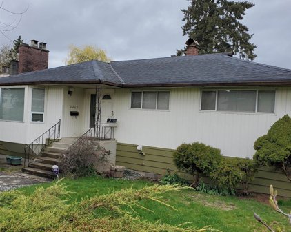 2261 Hawthorne Avenue, Port Coquitlam