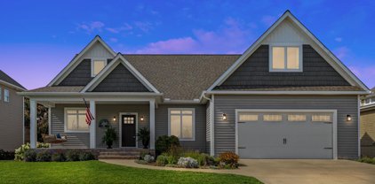 900 Bay St, Woodbridge