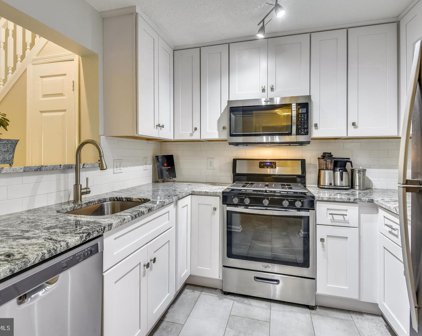 1712 Lake Shore Crest Dr Unit #31, Reston
