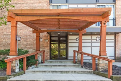 5820 Oakwood Drive Unit #2G, Lisle