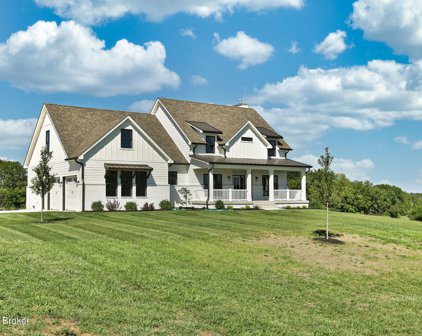 639 S Stallard Dr, Shelbyville