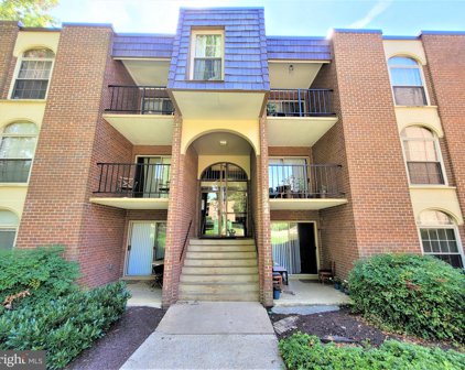 3334 Woodburn Village Dr Unit #T2, Annandale