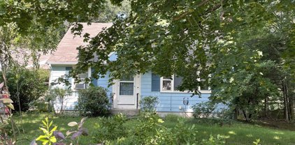 12 Alberta Dr, Hudson