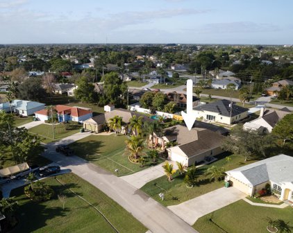 1750 SE Gaskins Circle, Port Saint Lucie