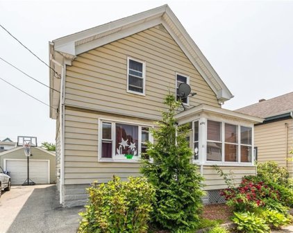 61 Ivy St, East Providence