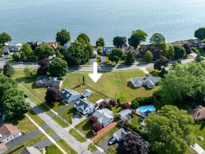 231 Edgemere Drive, Greece