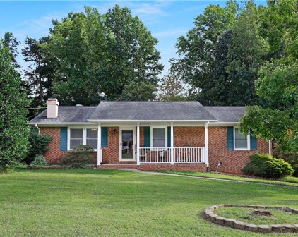 321 Canterbury Drive, Winston Salem
