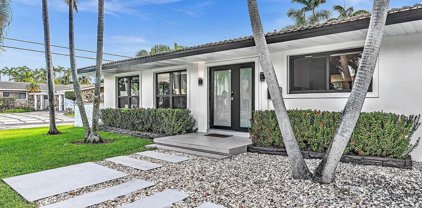 536 Hibiscus Dr, Hallandale Beach