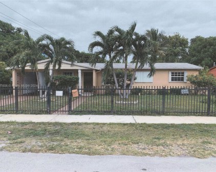 421 Nw 184th Ter, Miami Gardens