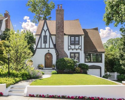 107 Hawley Avenue, Rye