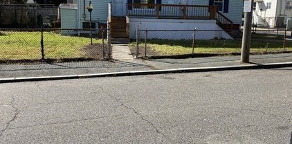 19 Cove St, Revere