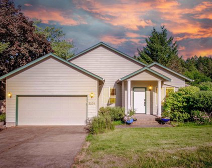 2201 NW Maser Dr