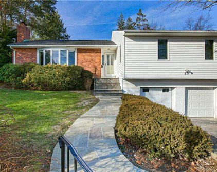 80 Donnybrook Road, New Rochelle
