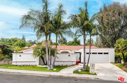 22800  Sparrowdell Dr, Calabasas