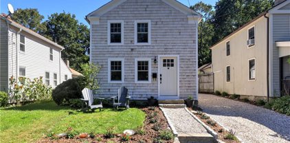 7 Milwaukee Avenue, Bethel