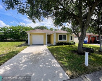 2944 NW 9th St, Fort Lauderdale