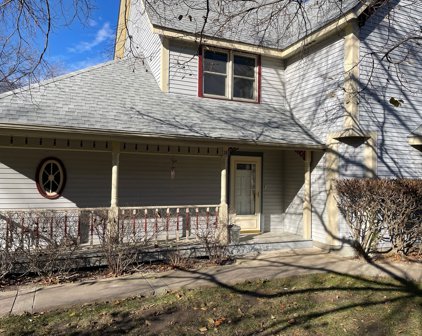 1205 Thomas Drive, Woodstock