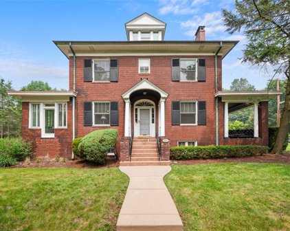5325 Forbes Ave, Squirrel Hill