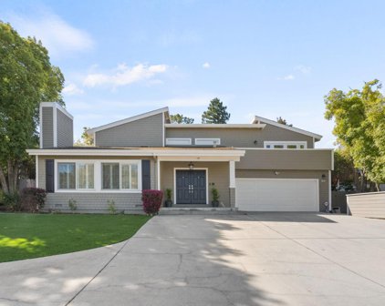 802 Lakeview Way, Redwood City