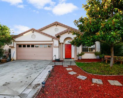 1076 Eagle DR, Salinas