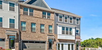 2600 Loganberry Dr, Herndon