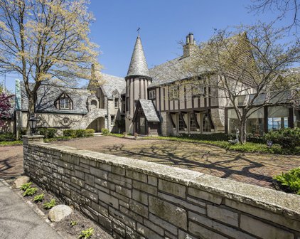 2445 Woodbridge Lane, Highland Park