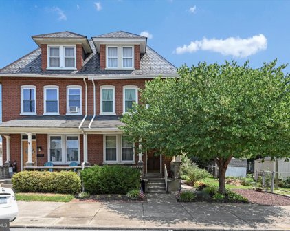 33 S 9th St, Columbia