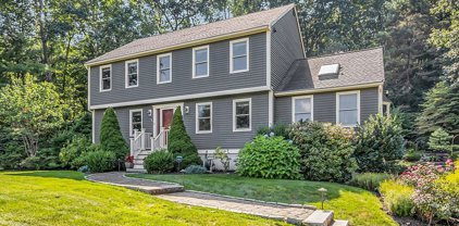 5 Abby Rd, Westford