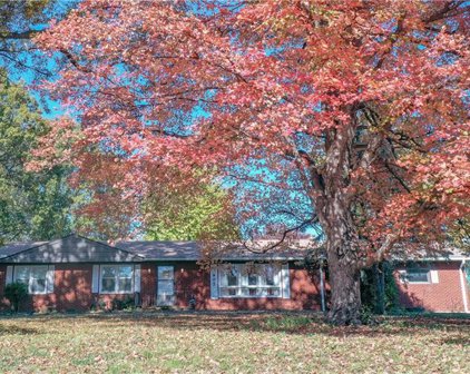 902 SE 12th Street, Oak Grove