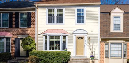 11996 Artery Dr, Fairfax