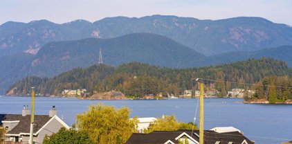 552 Beachview Drive, North Vancouver