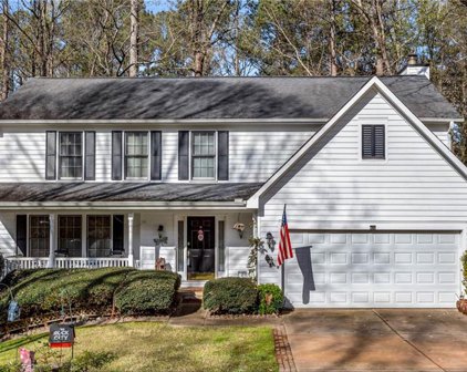 12070 Wallace Woods Lane, Alpharetta