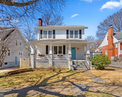 6212 44th Ave, Riverdale