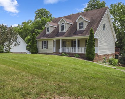 502 Lakeside Dr, Springfield