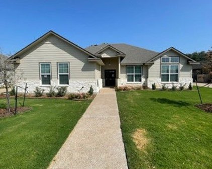 821 Day Star  Drive, Hewitt