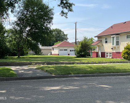 310 10th Street, Bismarck