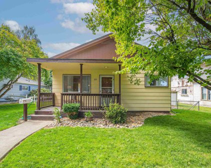 819 Main St., Prosser