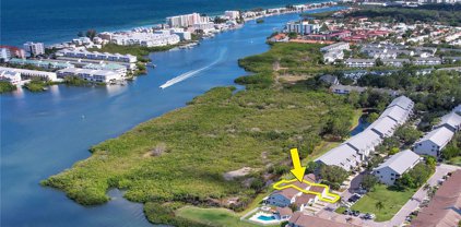 9440 Tara Cay Court Unit 28, Seminole
