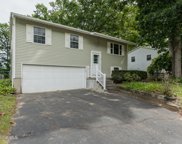 8 Ferndell Spring Drive, Saratoga Springs image