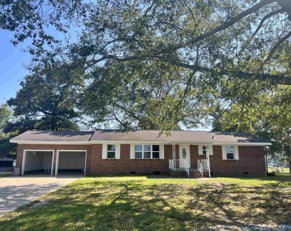 3900 County Road 34, Centre