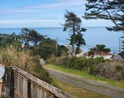 670 SE 39th St, Lincoln City image