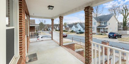 3330 Willoughby Rd, Parkville