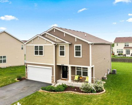 2757 Cranston Circle, Yorkville