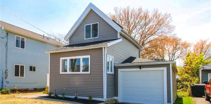 171 Second  Avenue, Greece-262800