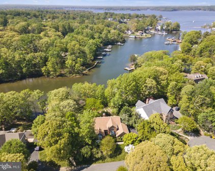 1102 Spy Glass Dr, Arnold