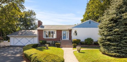 27 Church St, Malden