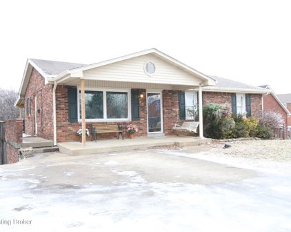 108 Cathedral Manor, Bardstown