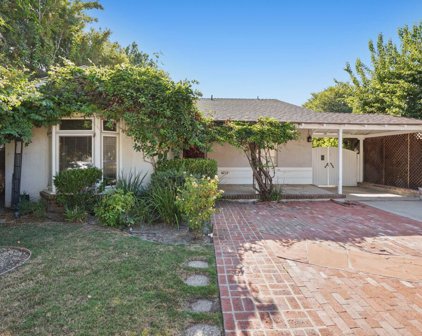 4219 Bakman Avenue, Studio City