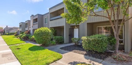 1043 Mangrove Ln, Alameda